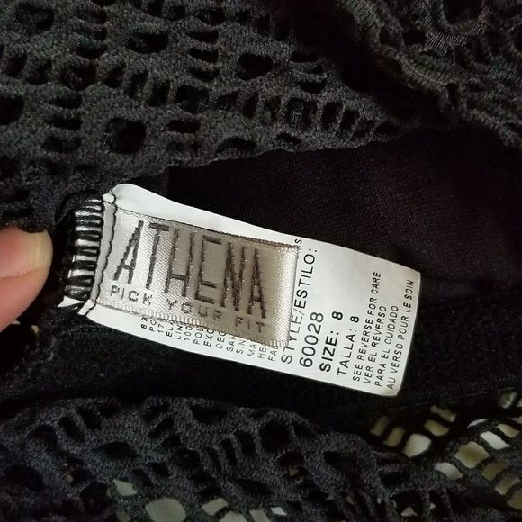 Black top size 8 - Picture 2 of 2